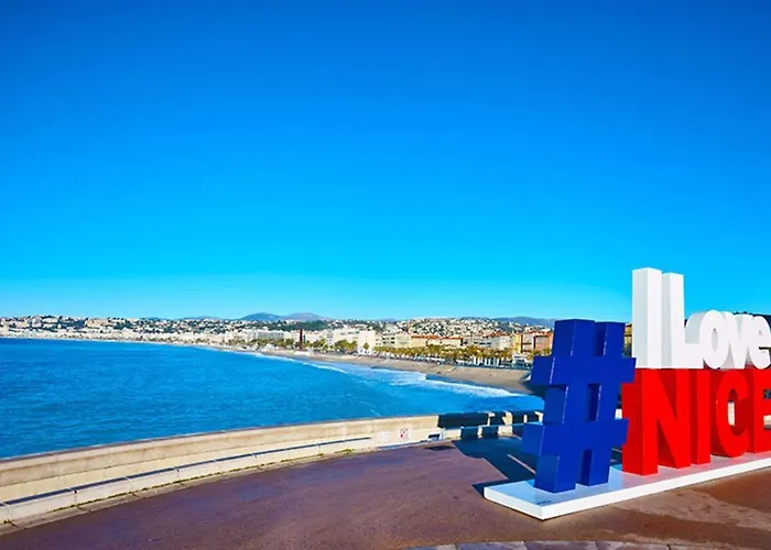 ApartHotel riviera Vieux Nice Old Town parfait Studio climatisé 5mn Promenade des Anglais Menica 1